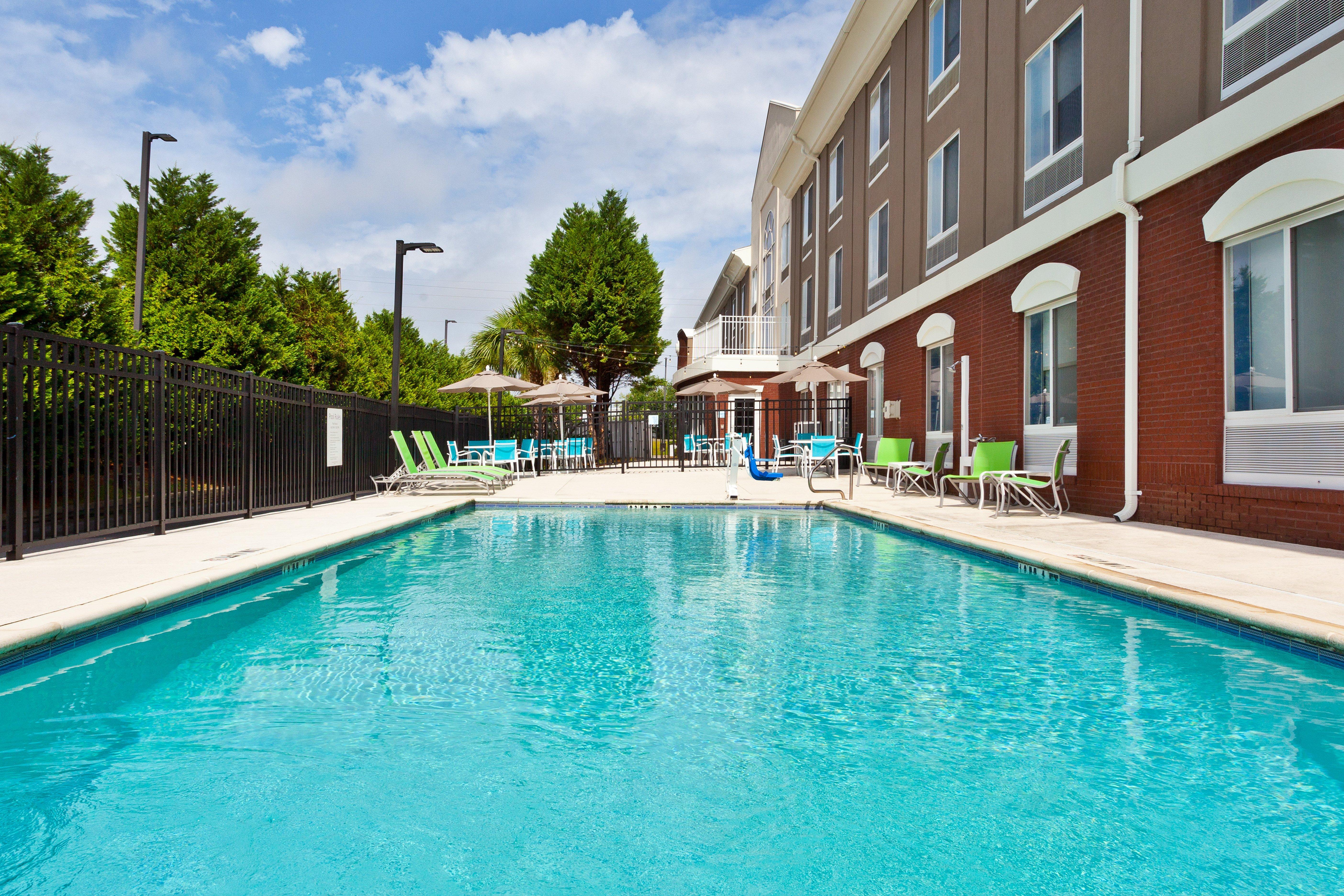 Holiday Inn Express Hotel & Suites Dothan North By Ihg Exterior photo