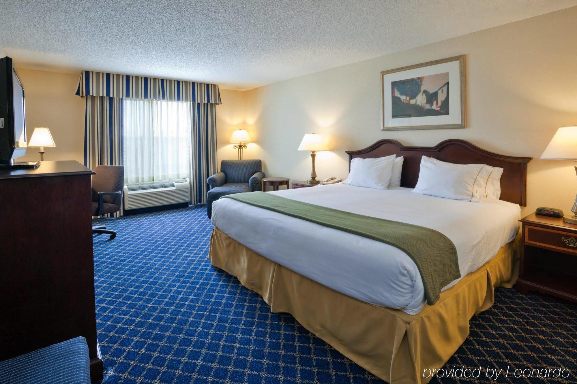 Holiday Inn Express Hotel & Suites Dothan North By Ihg Room photo